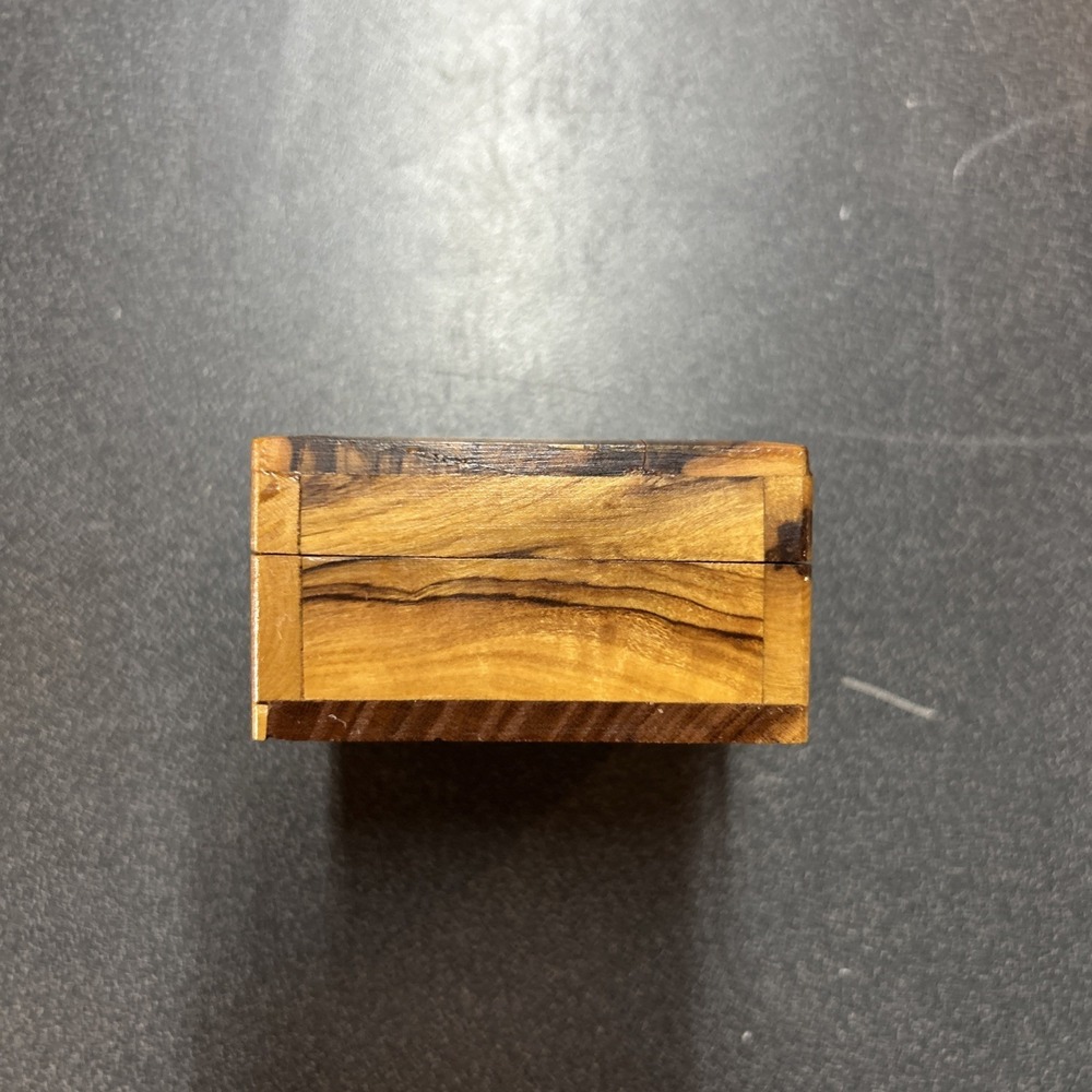 WWII-Era Olive Wood Jerusalem Box – OSS/CIA Woman's Holy Land Relic Case - Picture 3 of 8